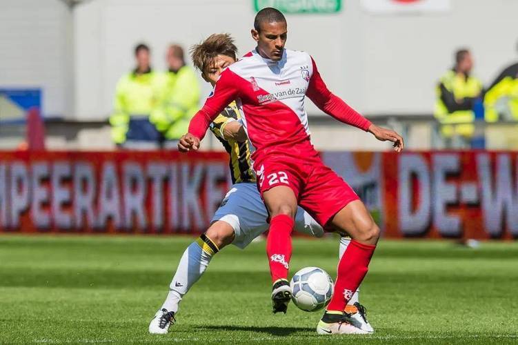 这名年轻的 这名年轻的