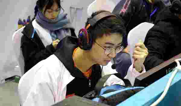 是她能速胜 是她能速胜