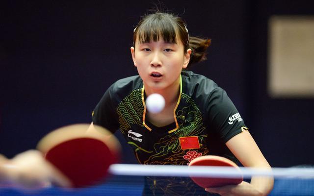 着无数球迷 着无数球迷