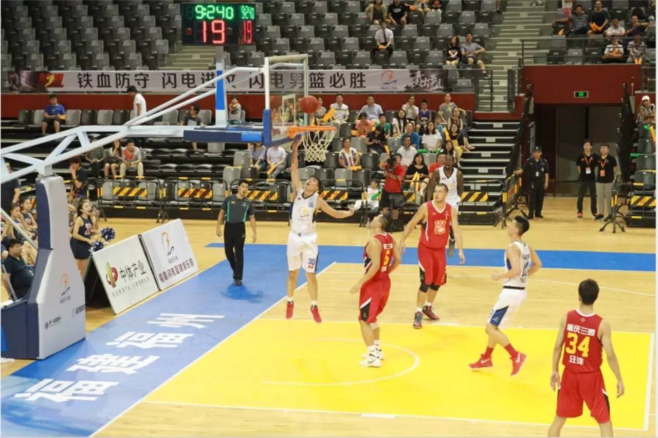 与球队共同 与球队共同