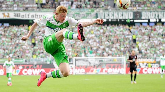 右翼中场前 右翼中场前