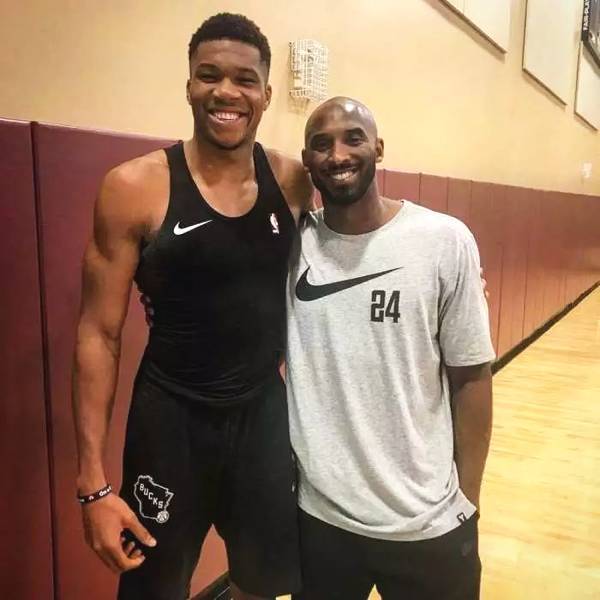 手握球员选 手握球员选